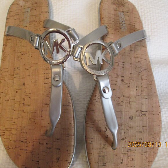 MICHAEL Michael Kors Women's Thong Sandals Silver Size 10M - Picture 1 of 6